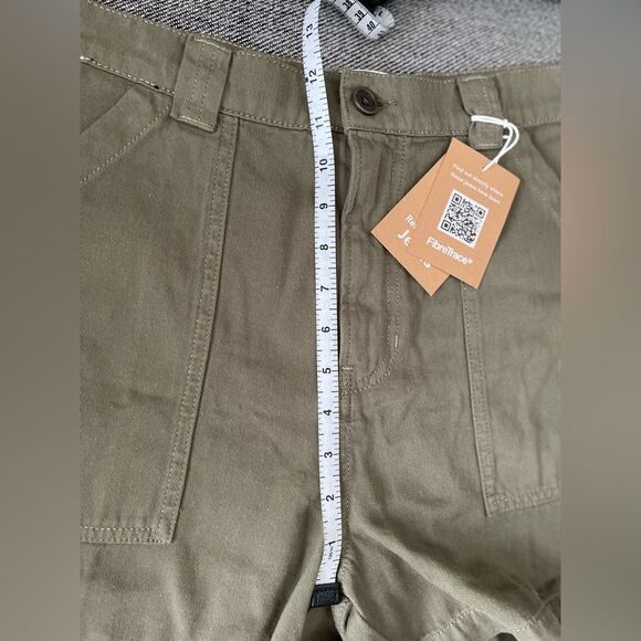 NWT Reformation Utility Shorts - Picture 11 of 12